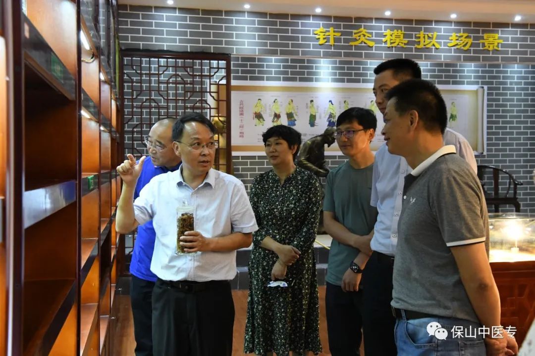 云南省科学技术情报研究院对我校科普基地进行实地复查